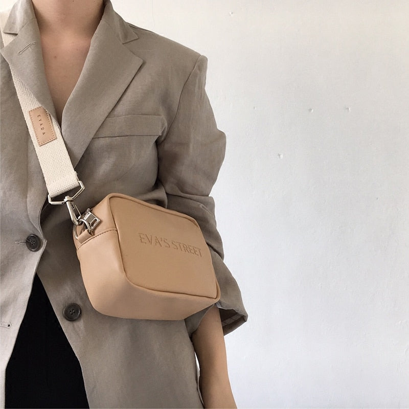 Bolsos de hombro para mujer de marca Aliwood, bolsos de mensajero con letras en relieve de cuero de diseñador con solapa Simple, bolsos cruzados para mujer