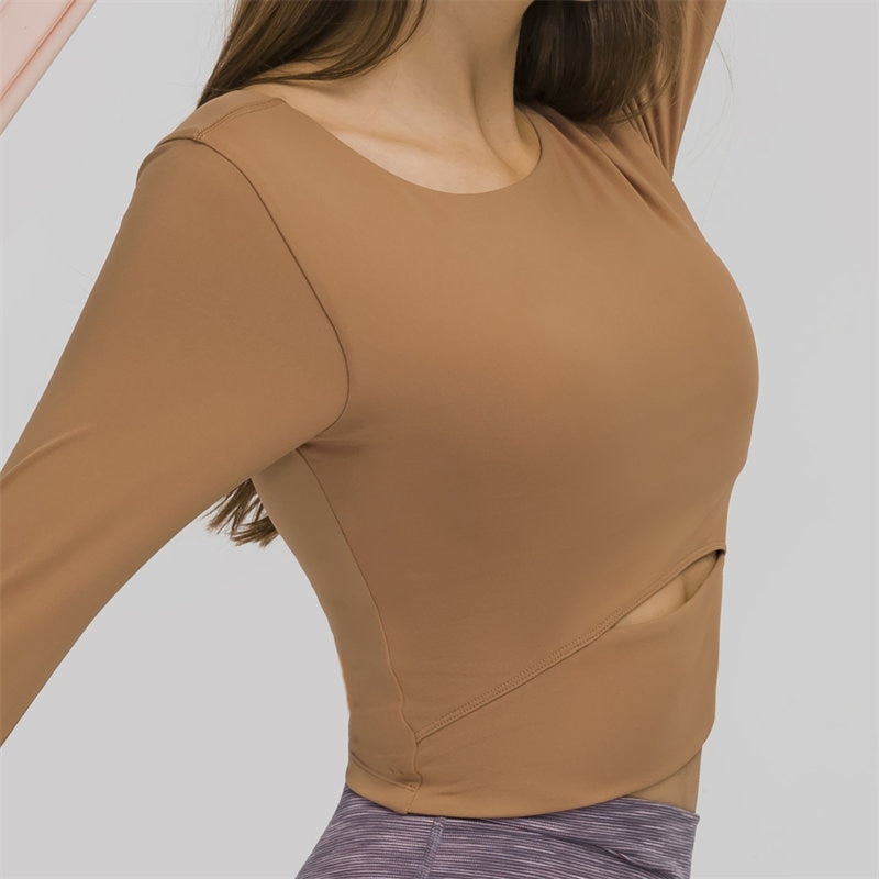 Nepoagym WIND Top corto de manga larga para mujer con sujetador acolchado Top de yoga suave Camisas cómodas de entrenamiento de gimnasio